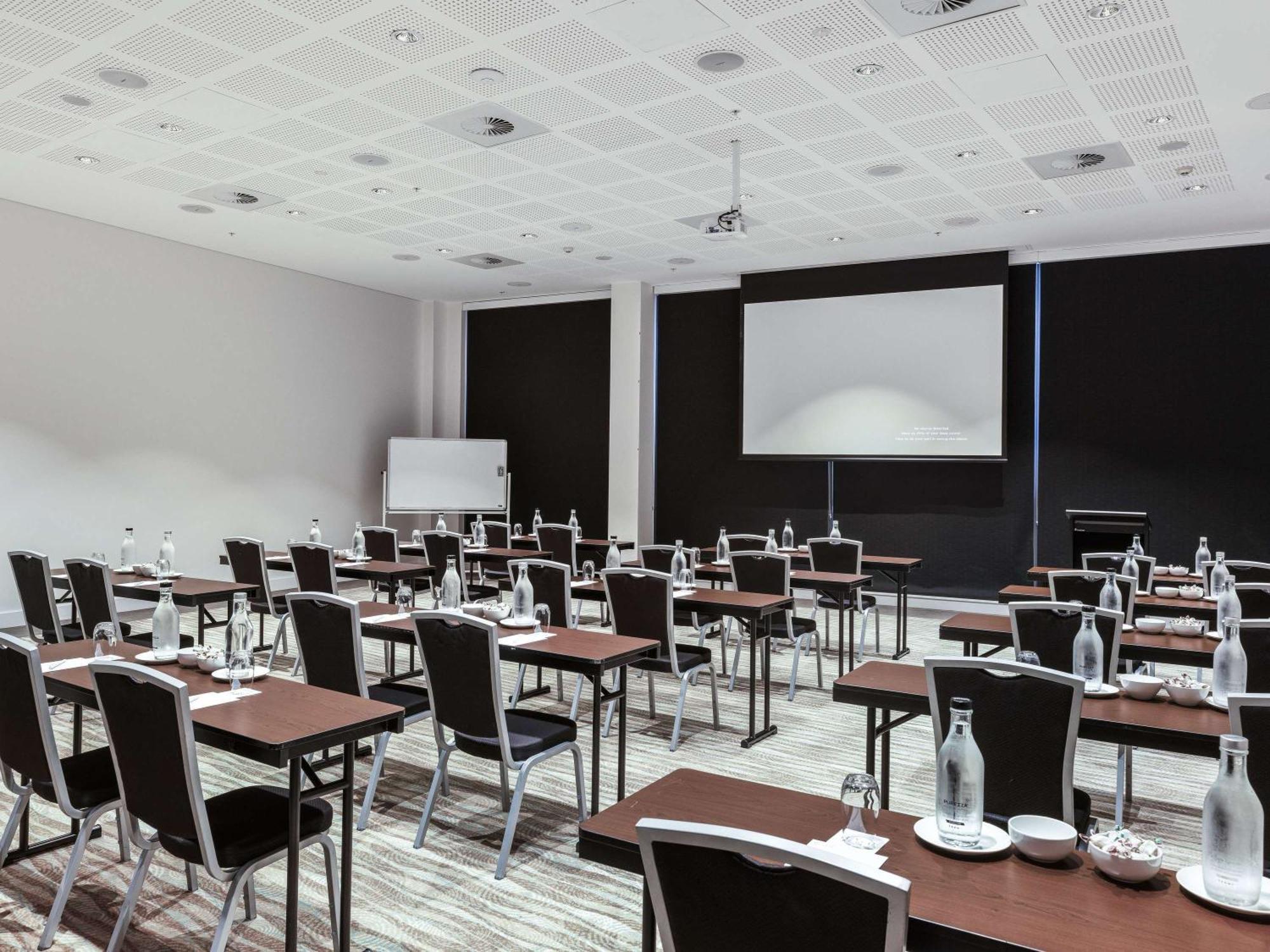 พูลแมน บริสเบน แอร์พอร์ต Hotel ภายนอก รูปภาพ Meeting room